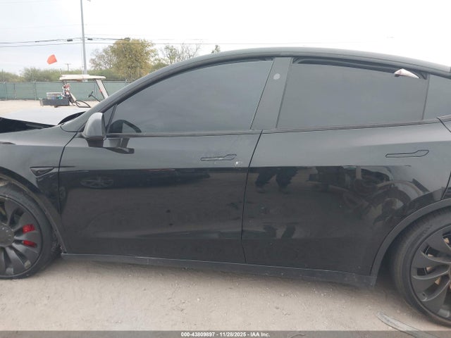 7SAYGDEF8RA289906 Tesla Model Y Performance Dual Motor All-wheel Drive