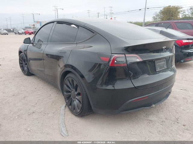 2024 TESLA MODEL Y 7SAYGDEF8RA289906 Photo 2