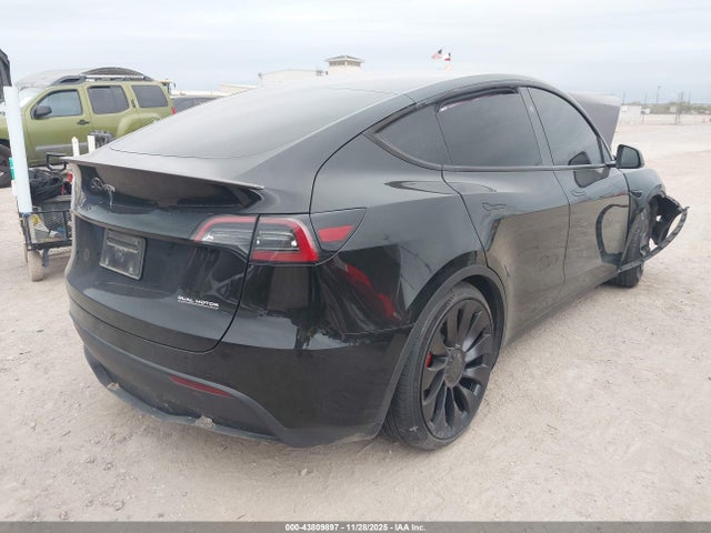 2024 TESLA MODEL Y 7SAYGDEF8RA289906 Photo 3