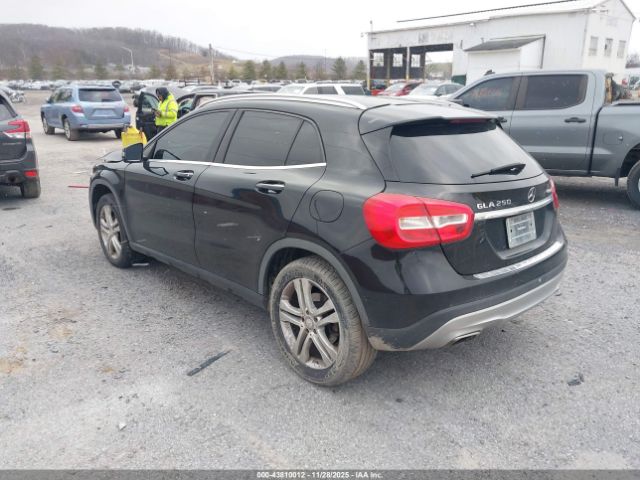 2017 MERCEDES-BENZ GLA 250 WDCTG4GB5HJ328845 Photo 2