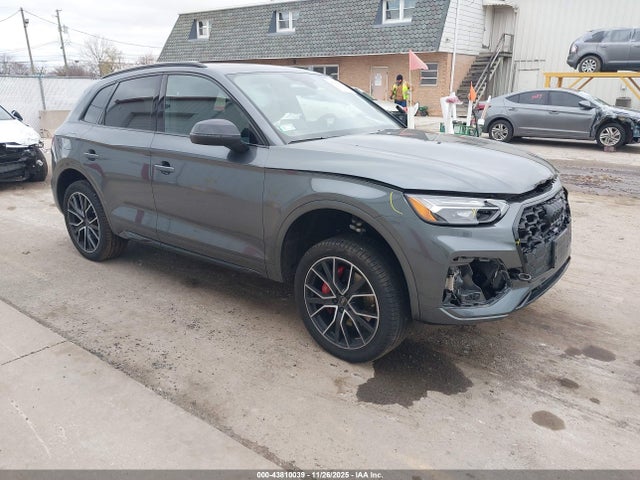 2025 AUDI SQ5 WA1B4AFY2S2054840