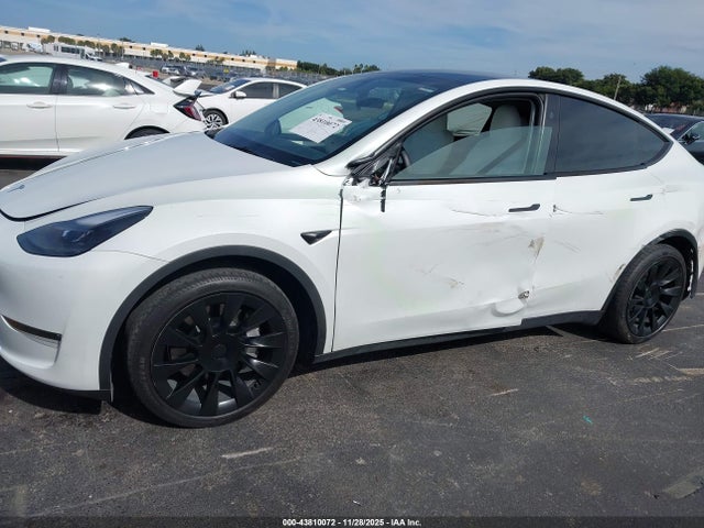 2023 TESLA MODEL Y 7SAYGAEE9PF792088 Photo 5