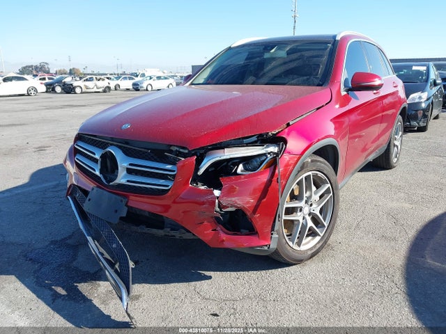 Mercedes-Benz GLC 300 2017 WDC0G4JB8HF132896 Image 2