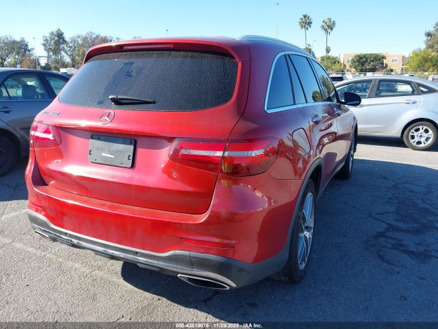 Mercedes-Benz GLC 300 2017 WDC0G4JB8HF132896 Image 4