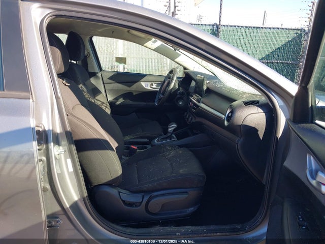 2024 Kia Forte Lxs მანქანა იყიდება აუქციონზე, vin: 3KPF24AD6RE758572, აუქციონის ნომერი: 43810109