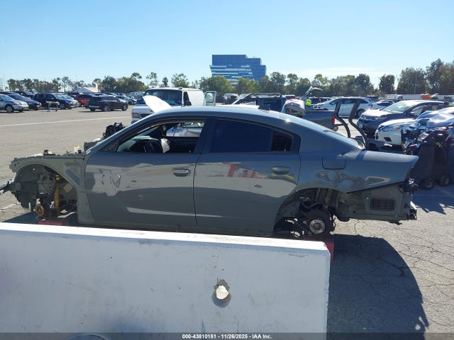 2C3CDXGJ2JH329972 Dodge Charger R/t Scat Pack Rwd