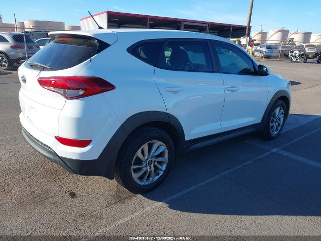 Hyundai TUCSON SE 2018 KM8J23A43JU676689 Image 4