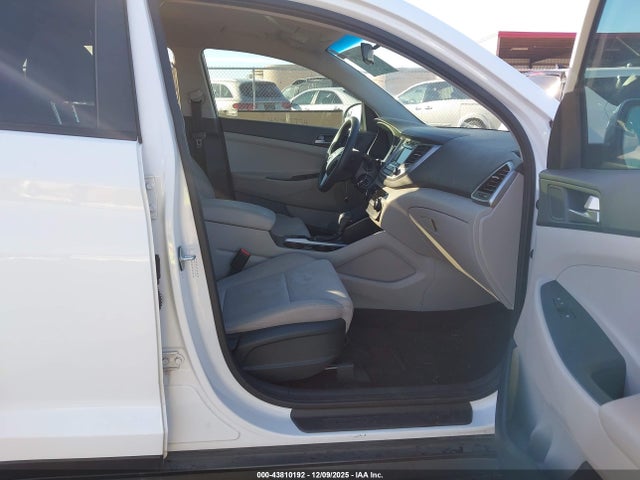 Hyundai TUCSON SE 2018 KM8J23A43JU676689 Image 5