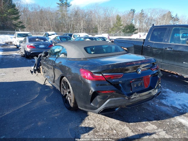 2022 BMW M850I WBAFY4C03NCH71578 Photo 2