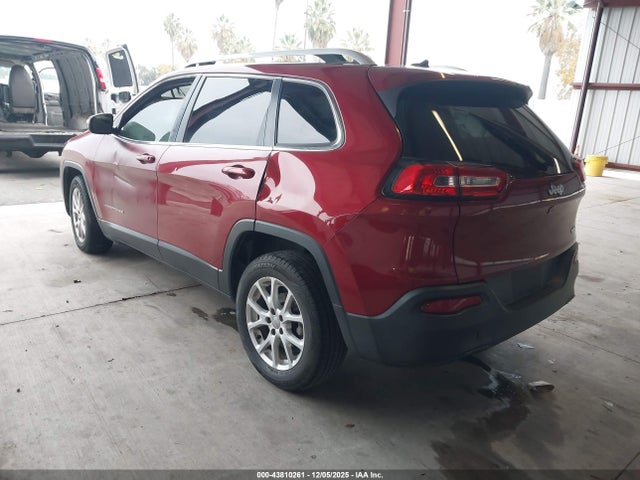 1C4PJLCB4FW596617 Jeep Cherokee Latitude