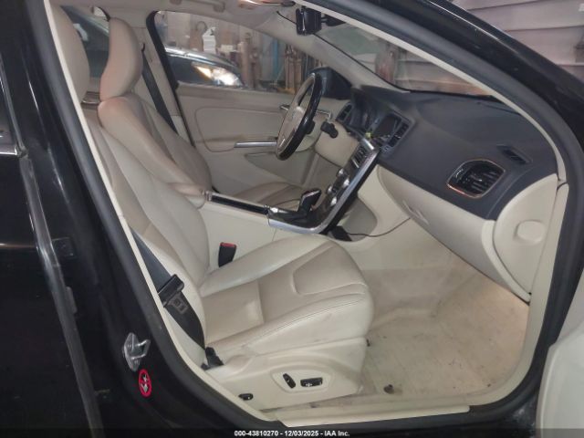 2016 VOLVO S60 YV1612TK5G2394006 Photo 4