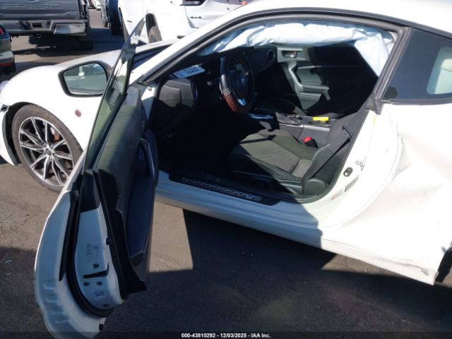 2017 TOYOTA 86 JF1ZNAA14H8701908 Photo 4