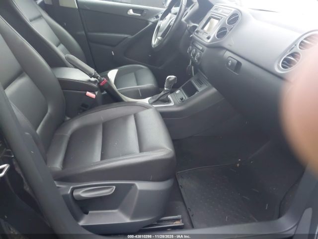 2016 VOLKSWAGEN TIGUAN WVGBV7AXXGW066251 Photo 4