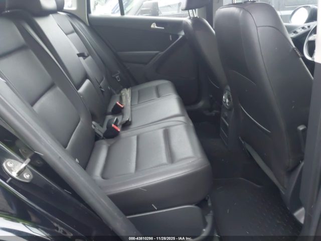 2016 VOLKSWAGEN TIGUAN WVGBV7AXXGW066251 Photo 7