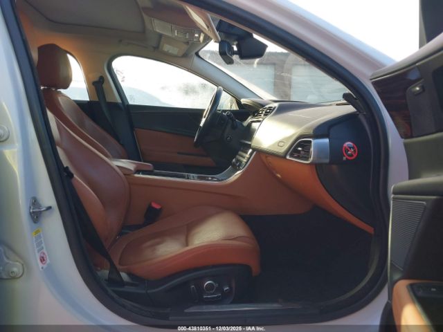 2018 JAGUAR XE SAJAN4EVXJCP17217 Photo 4