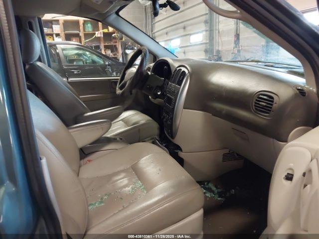 2005 CHRYSLER TOWN & COUNTRY 2C4GP54LX5R119473 Photo 4