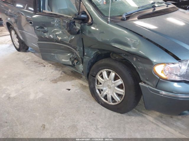 2005 CHRYSLER TOWN & COUNTRY 2C4GP54LX5R119473 Photo 5