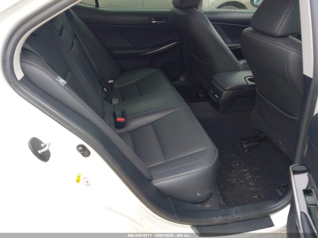 2016 LEXUS IS 200T JTHBA1D2XG5017777 Photo 7