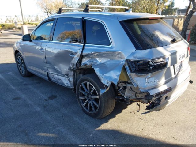 2017 AUDI Q7 WA1LAAF75HD010574 Photo 2