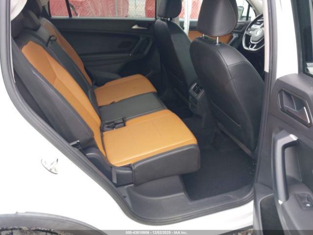 2018 VOLKSWAGEN TIGUAN 3VV3B7AX2JM182733 Photo 7