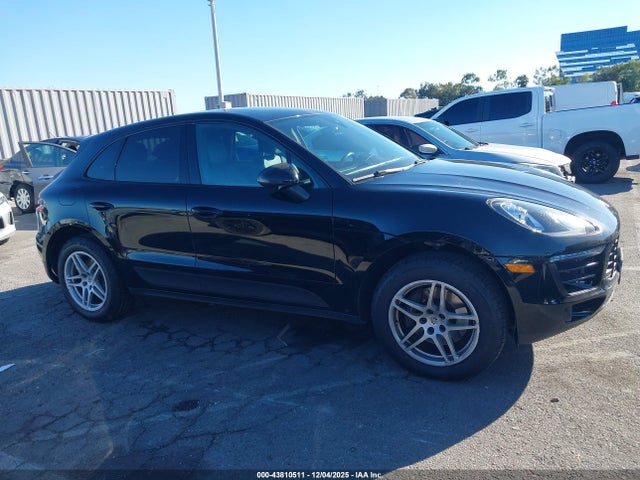 Porsche Macan 2018 WP1AA2A51JLB22257 Image 13
