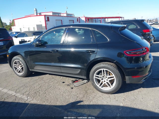 Porsche Macan 2018 WP1AA2A51JLB22257 Image 14