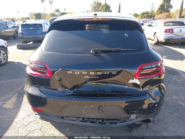 Porsche Macan 2018 WP1AA2A51JLB22257 Image 16