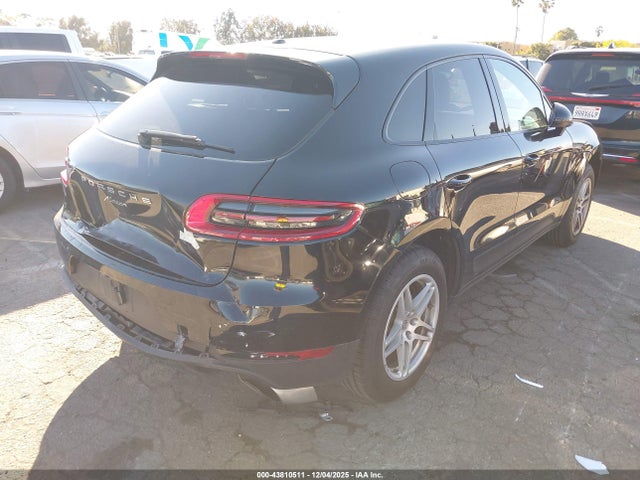2018 PORSCHE MACAN WP1AA2A51JLB22257 Photo 3