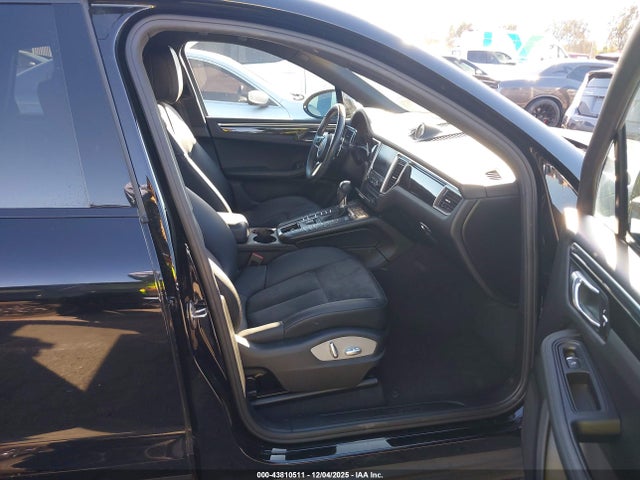 2018 PORSCHE MACAN WP1AA2A51JLB22257 Photo 4
