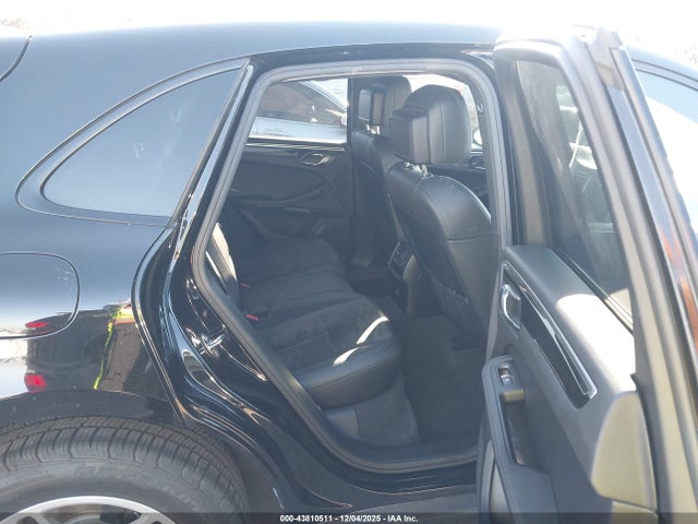 2018 PORSCHE MACAN WP1AA2A51JLB22257 Photo 7
