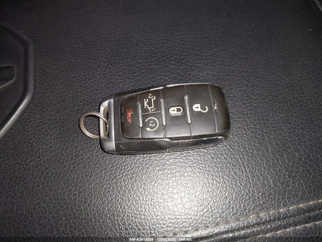 43810589 :رقم المزاد ، 1C6SRFJT5LN222574 vin ، 2020 Ram 1500 Laramie  4x4 5'7 Box مزاد بيع