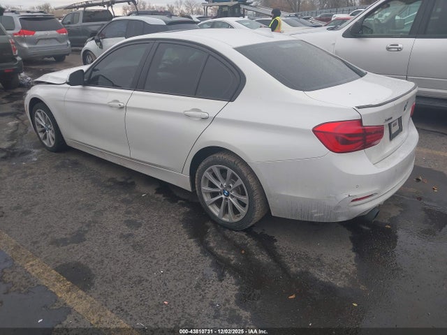 2017 Bmw 320i Xdrive მანქანა იყიდება აუქციონზე, vin: WBA8A3C36HK692236, აუქციონის ნომერი: 43810731