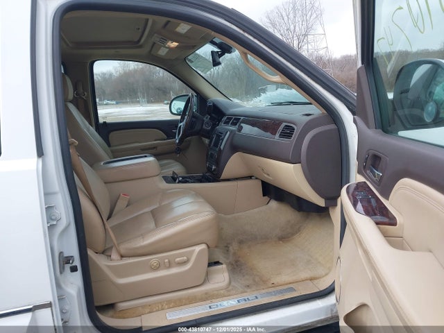 2008 Gmc Yukon Xl 1500 Denali მანქანა იყიდება აუქციონზე, vin: 1GKFK66878J239382, აუქციონის ნომერი: 43810747
