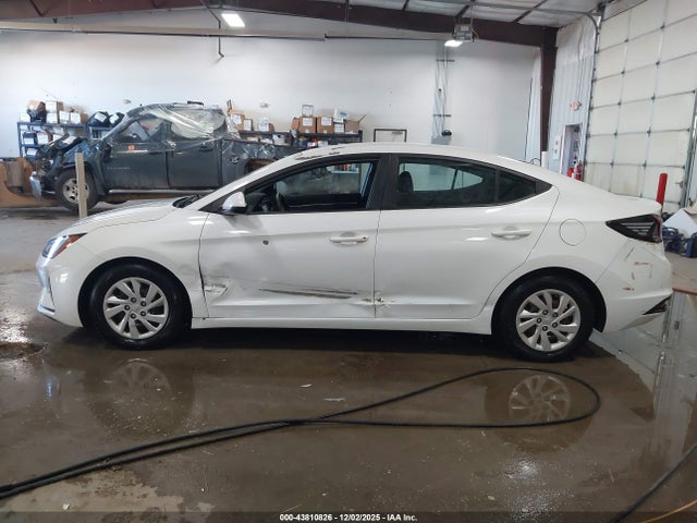 Hyundai ELANTRA SE 2019 5NPD74LF5KH423294 Image 14