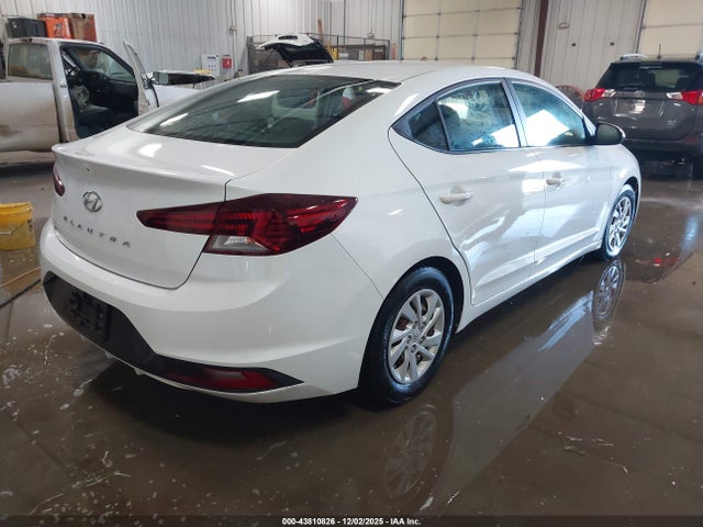 Hyundai ELANTRA SE 2019 5NPD74LF5KH423294 Image 4