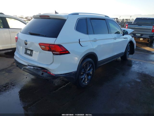 2022 VOLKSWAGEN TIGUAN 3VV3B7AX5NM131569 Photo 3