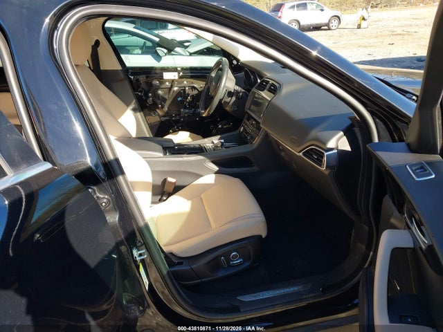 2020 JAGUAR F-PACE SADCJ2FX4LA647160 Photo 4