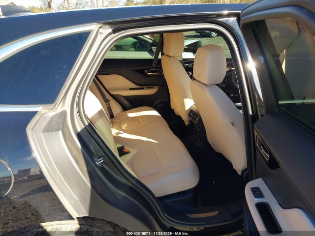 2020 JAGUAR F-PACE SADCJ2FX4LA647160 Photo 7