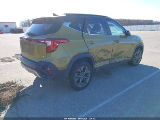 2024 KIA SELTOS KNDEUCAA7R7556135 Photo 3