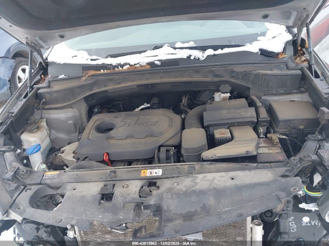 Продажа на аукционе авто 2017 Hyundai Santa Fe Sport 2.4l, vin: 5NMZUDLBXHH035236, номер лота: 43810962