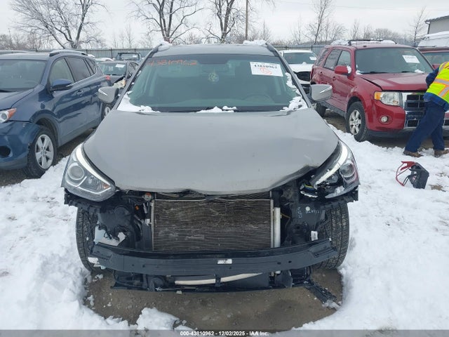 Продажа на аукционе авто 2017 Hyundai Santa Fe Sport 2.4l, vin: 5NMZUDLBXHH035236, номер лота: 43810962