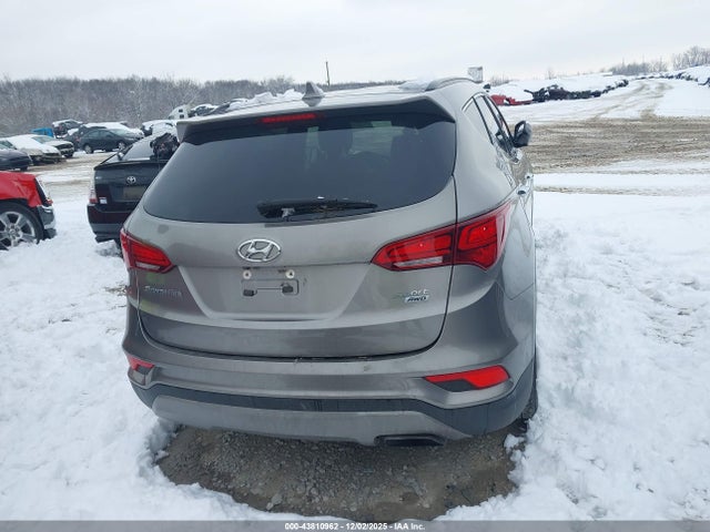 Продажа на аукционе авто 2017 Hyundai Santa Fe Sport 2.4l, vin: 5NMZUDLBXHH035236, номер лота: 43810962