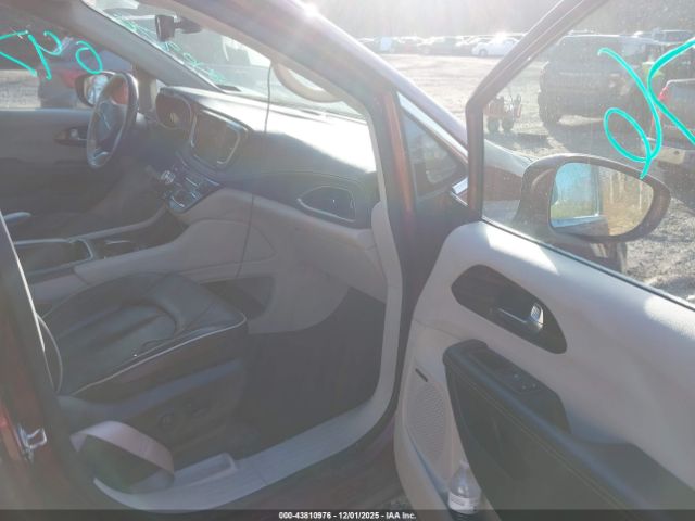 2021 CHRYSLER PACIFICA HYBRID 2C4RC1S7XMR535699 Photo 4