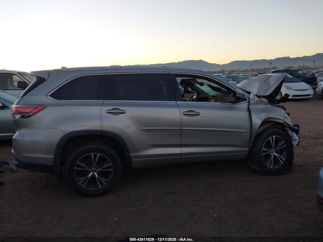 43811029 :رقم المزاد ، 5TDJKRFH9GS277026 vin ، 2016 Toyota Highlander Xle V6 مزاد بيع