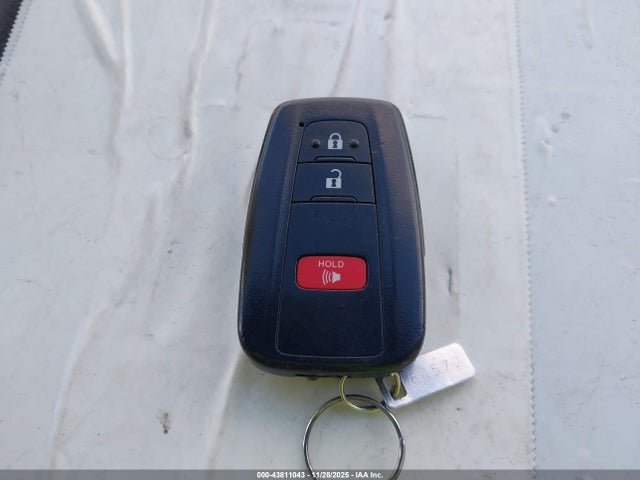 2T3P1RFV0MW216886 Toyota Rav4 Xle