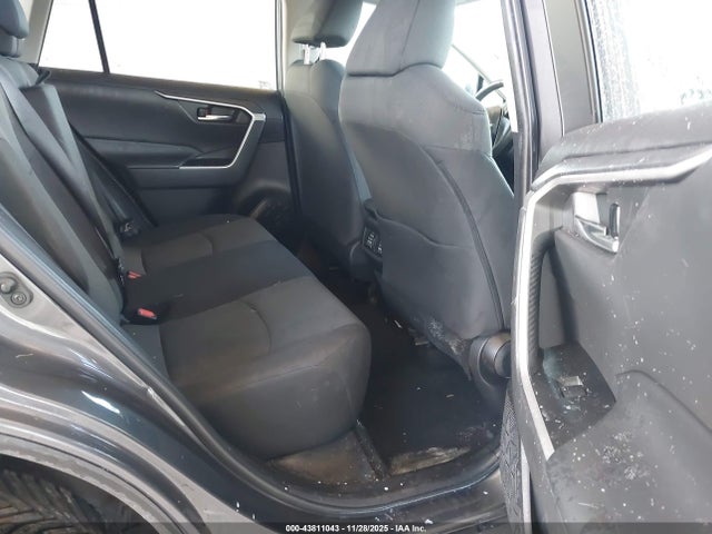 2T3P1RFV0MW216886 Toyota Rav4 Xle