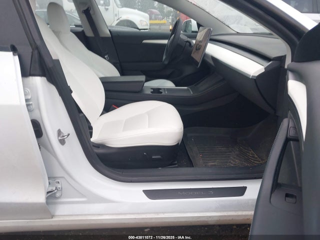 2022 TESLA MODEL 3 5YJ3E1EB6NF203918 Photo 4