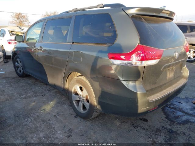 2011 TOYOTA SIENNA 5TDKK3DC9BS145272 Photo 2
