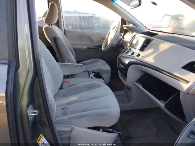 2011 TOYOTA SIENNA 5TDKK3DC9BS145272 Photo 4