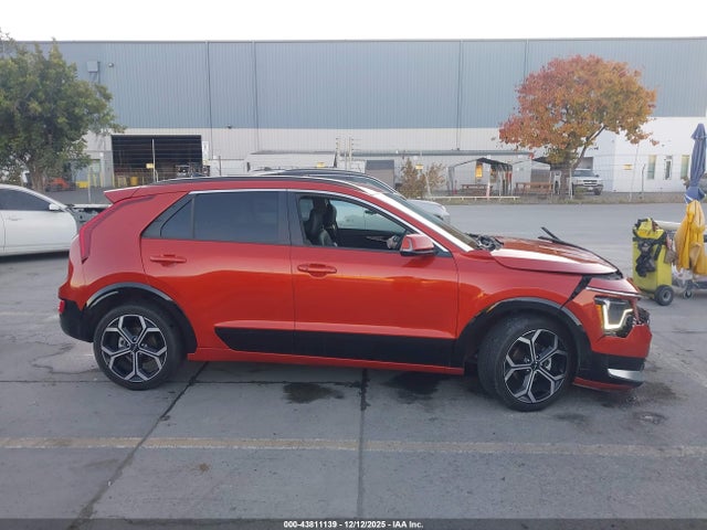 KNDCR3LE6P5066447 KIA Niro Ex Touring